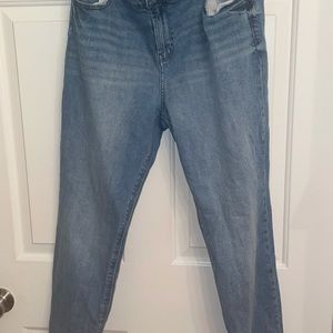 Old Navy Mod Rose Boyfriend Jeans